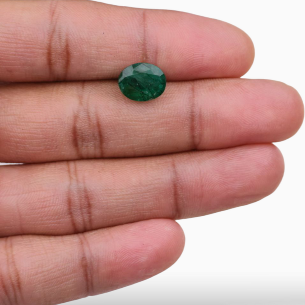 Buy Emerald Gemstone Oval Shape 4.10 Carats 11.3x9mm Size