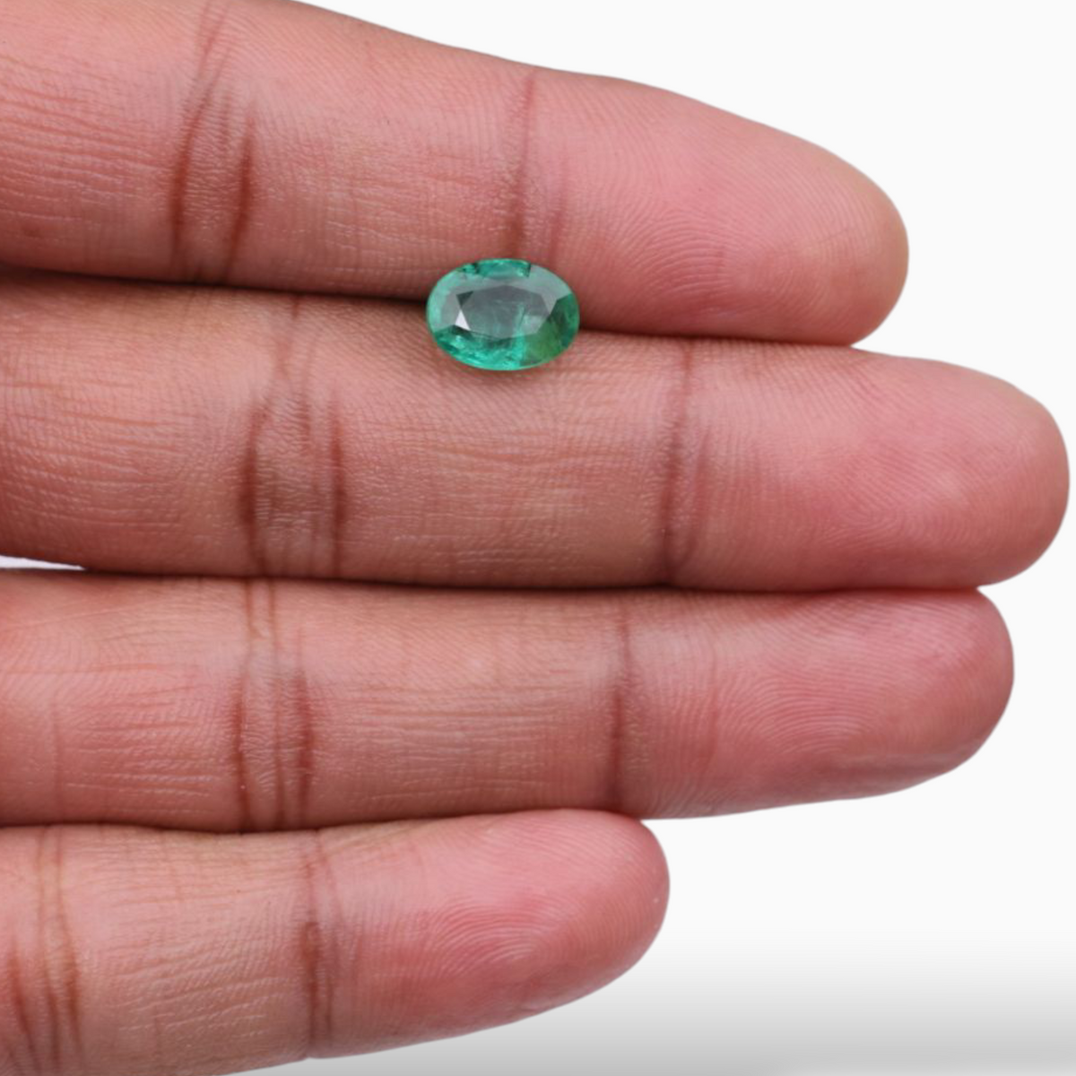 Zambian Emerald Stone In Oval Shape 2.35 Carats 10.2x7.3mm Size