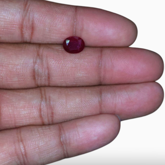 Genuine Ruby Gemstone In Oval Shape 2.63 Carats 9.1x7.2mm Size