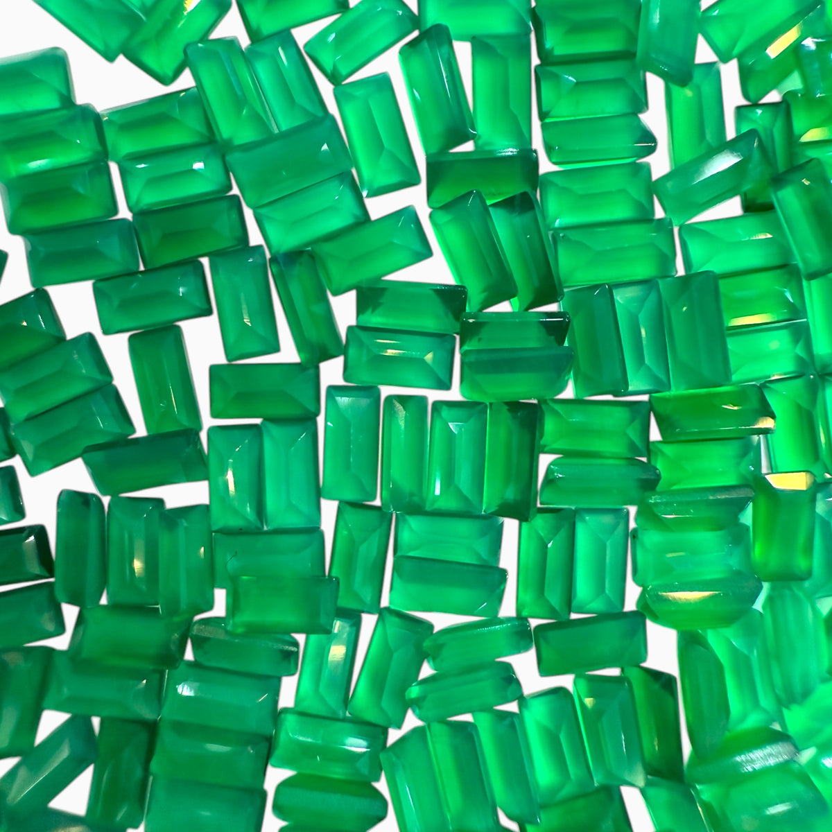 Green Onyx Baguette Cut Stone 4x2 mm Lot For Jewellery 0.11 Carats Per Piece