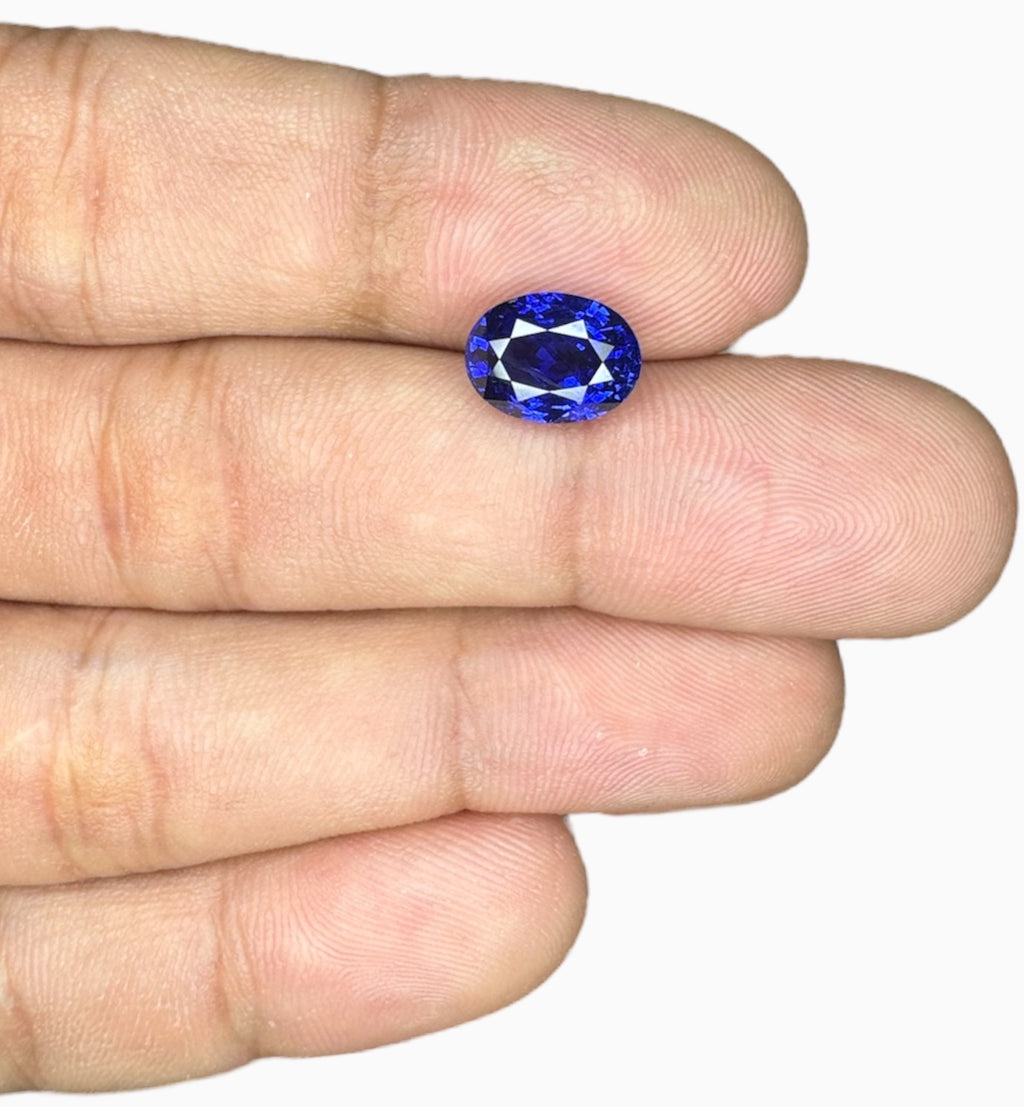 Natural Blue Sapphire Precious Stone 3.83 Carats 9.94x7.38mm