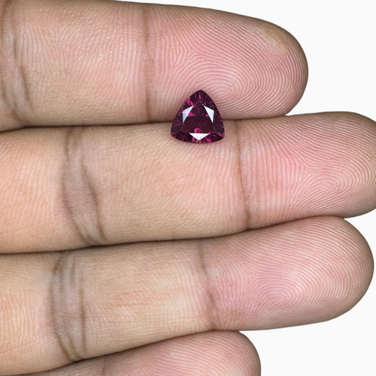 Natural Purple Color Rhodolite Garnet Stone 1.35 Carats Trilliant Shape 7 mm