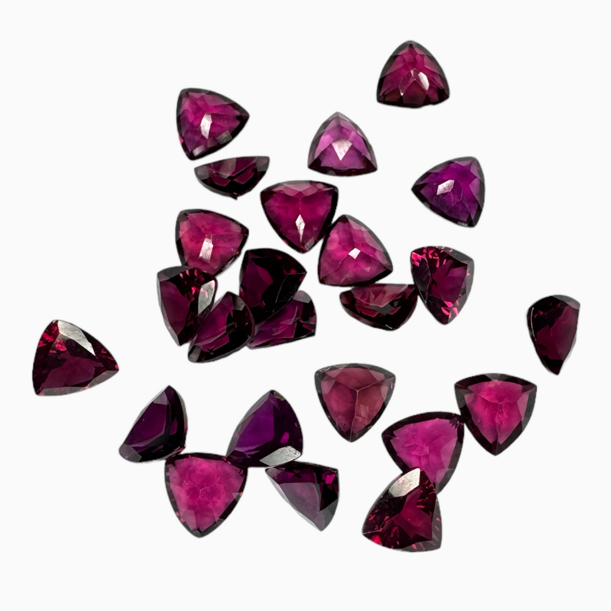 Natural Purple Color Rhodolite Garnet Stone 1.35 Carats Trilliant Shape 7 mm