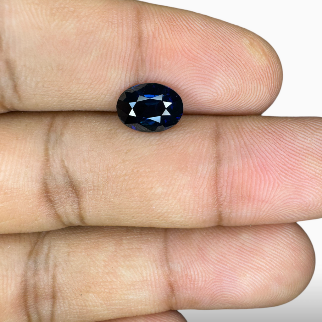 Natural Sapphire Stone 2.08 ct 9.09 × 6.79 x 4.01 mm Oval Dark Blue Sri Lanka