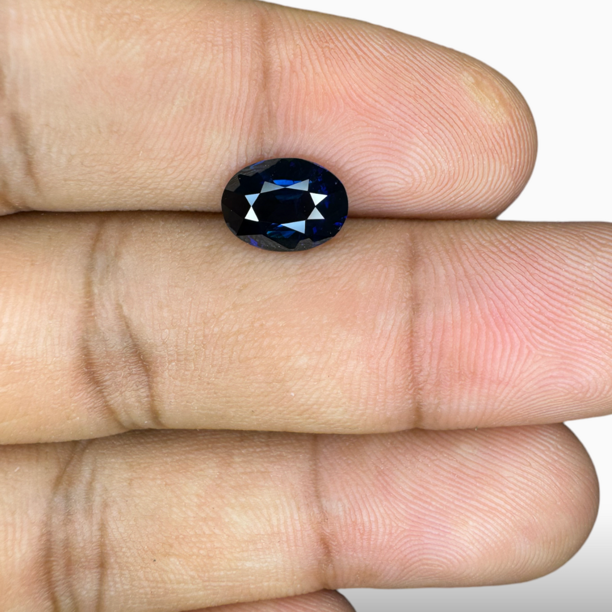 Natural Sapphire Stone 2.08 ct 9.09 × 6.79 x 4.01 mm Oval Dark Blue Sri Lanka
