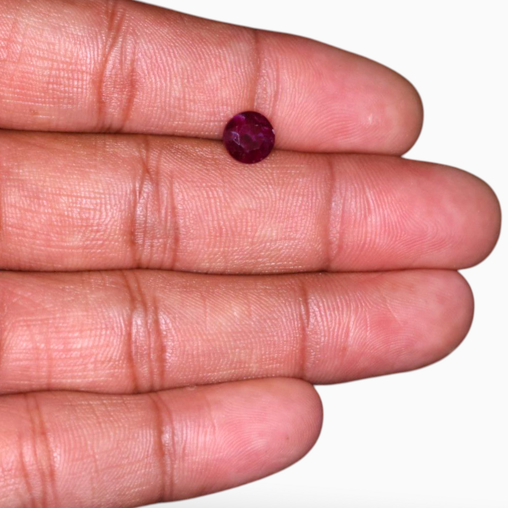 Loose Ruby In  Round Shape 2.23 Carats 7.3mm Size