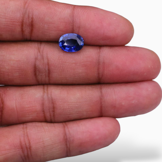 Natural Blue Sapphire Stone 4.03 Carats Oval Shape 10.89x8.22x4.99mm Size
