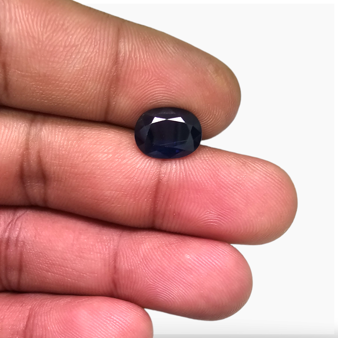 Natural Blue Sapphire Stone 4.64 Carats Oval Shape 9.3x11 mm