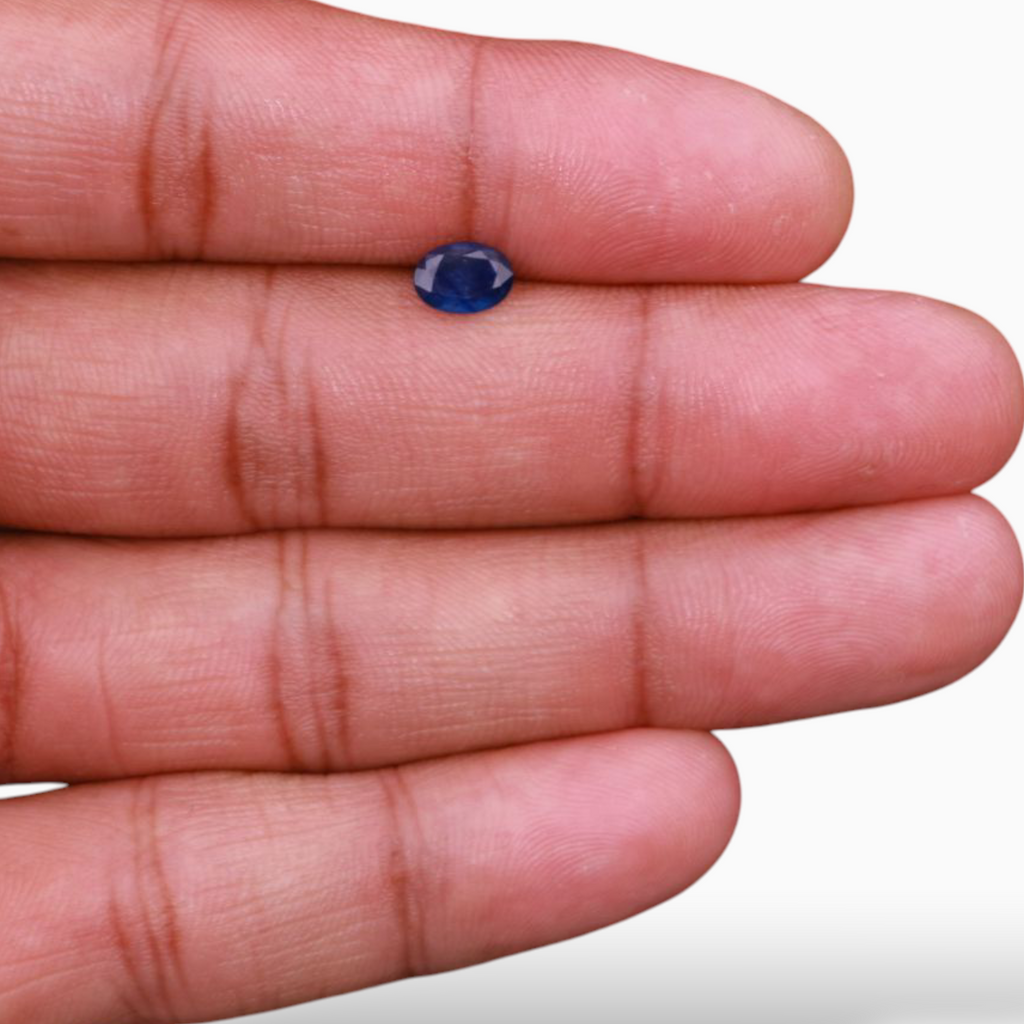 Natural Blue Sapphire in Oval Shape 0.78 Carats 7x5mm Size