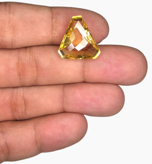 Natural Citrine Stone 3.27  Carats Fancy Shape Size 17.3x15.8mm