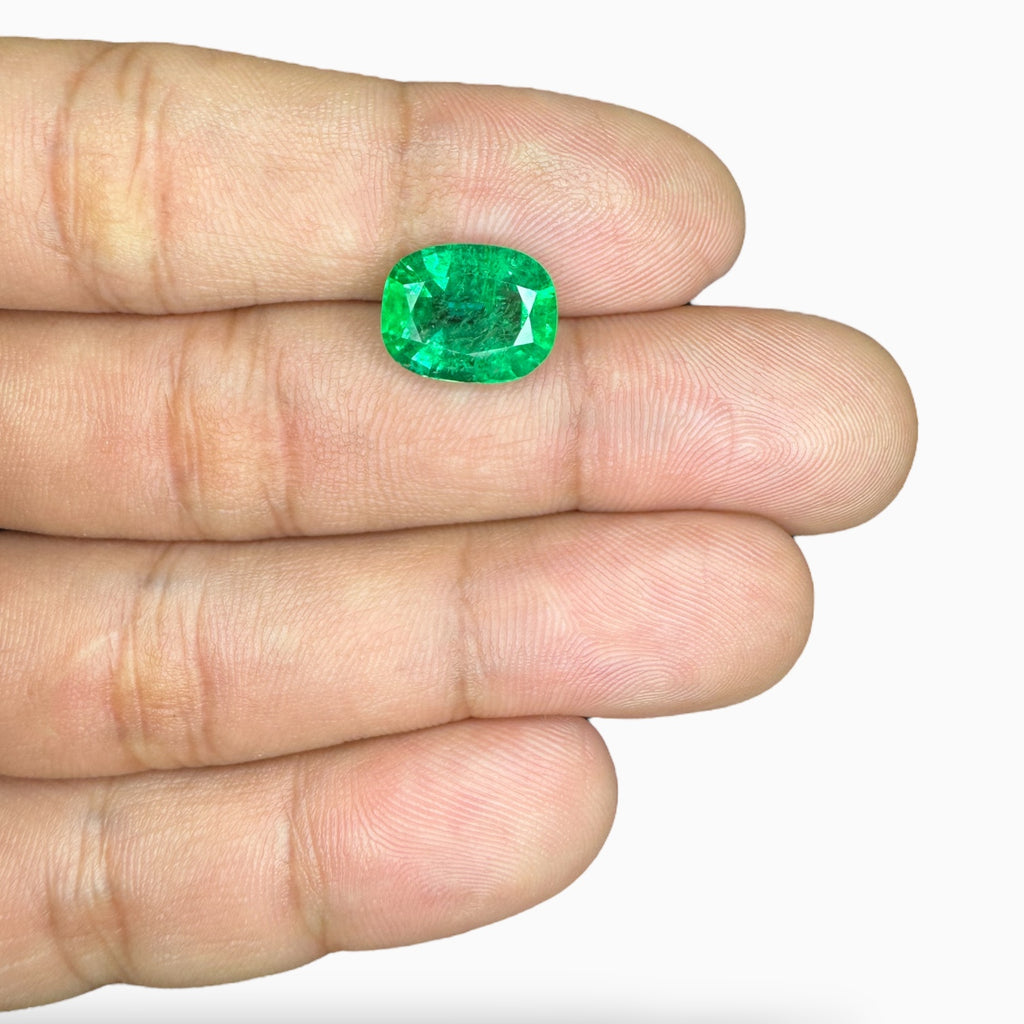 Natural Emerald Cushion Cut Stone 4.41 Carats 12.33 X 9.75 X 5.90 mm From Brazil