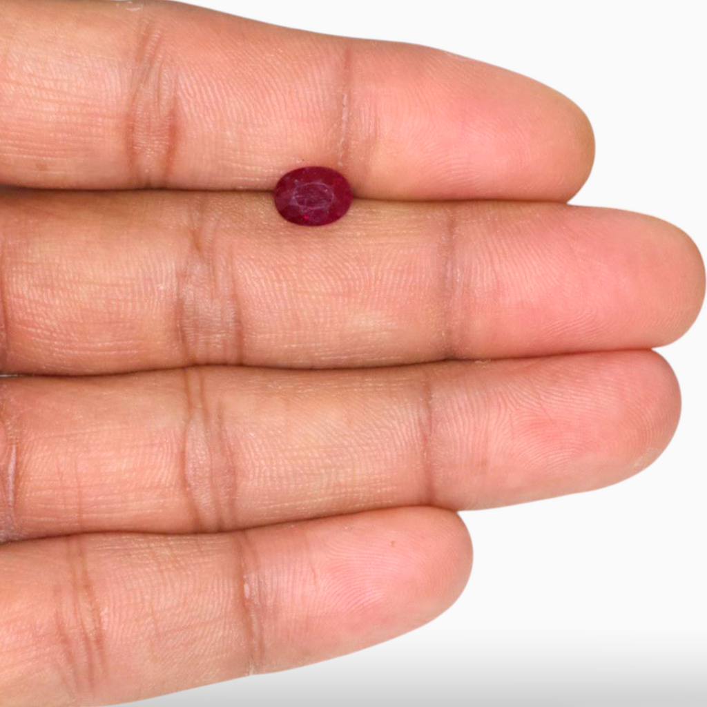 Natural Manik Ruby Stone In Oval Shape 1.49 Carats 8.1x6.3mm Size