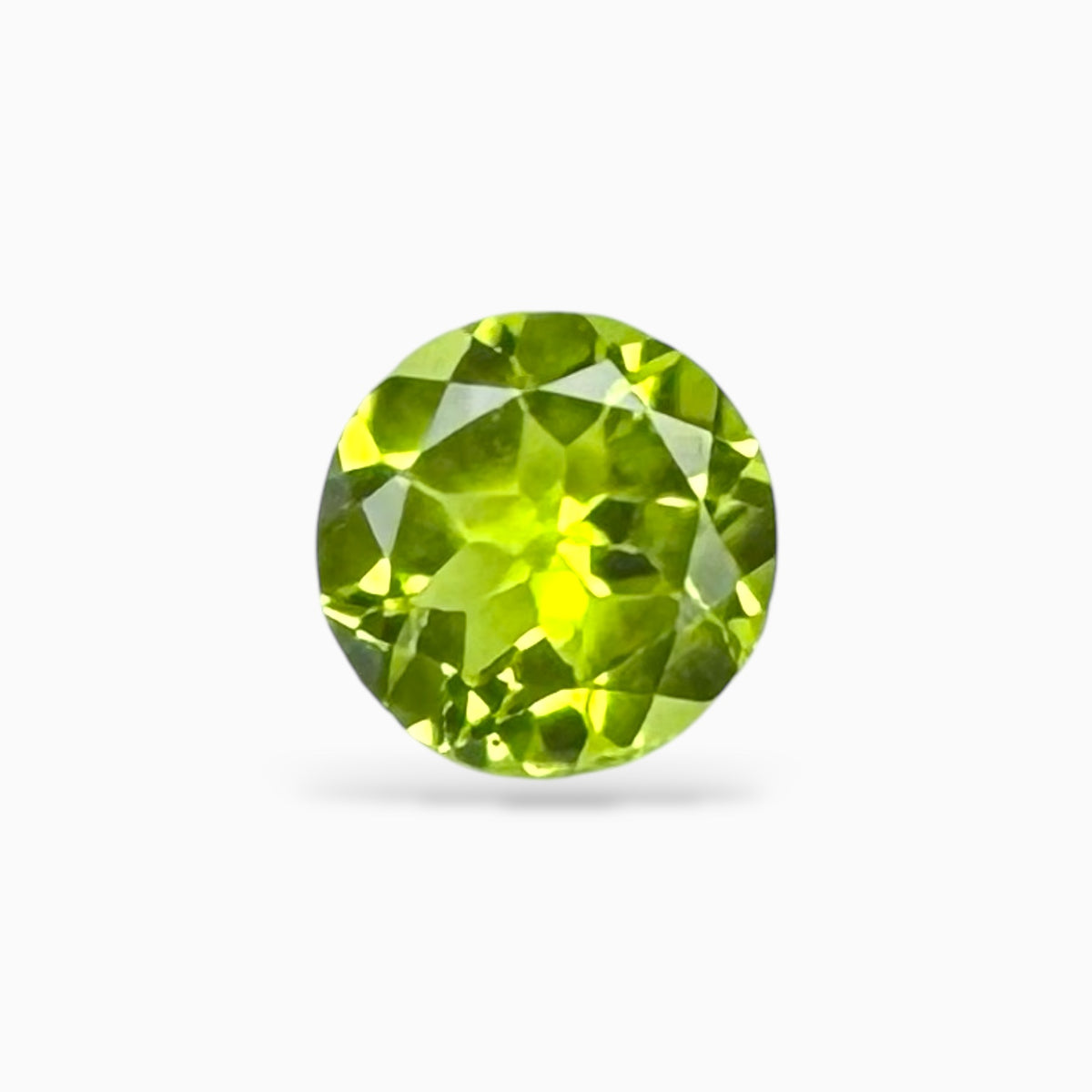 Natural Peridor Round Stone 1.58 Carats 5.8 mm