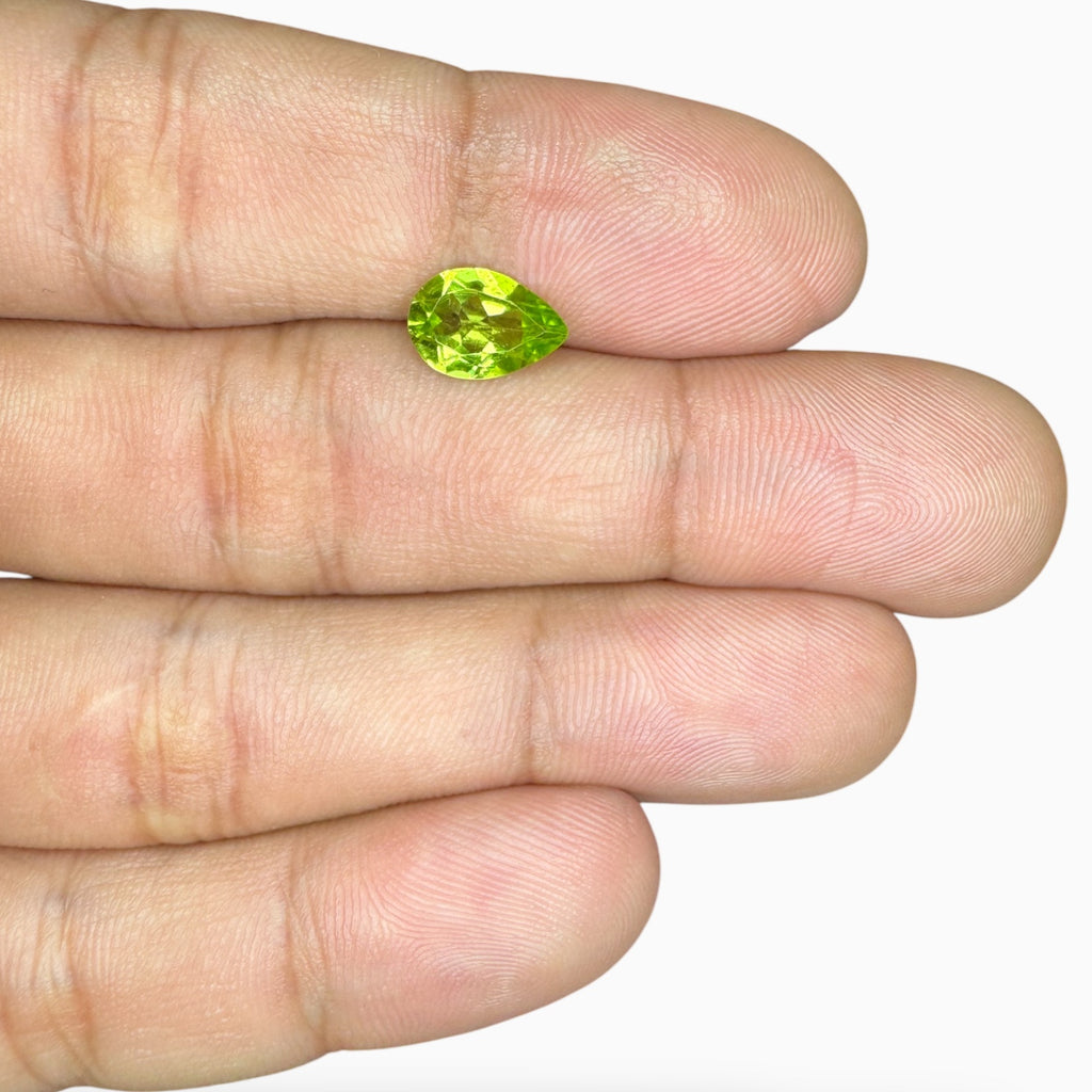 Natural Peridot Pear Stone 1.61 Carats 10 X 6.8 mm