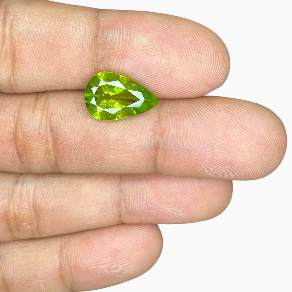 Natural Peridot Pear Stone 4.86 Carats 14.9 X 9.7 mm