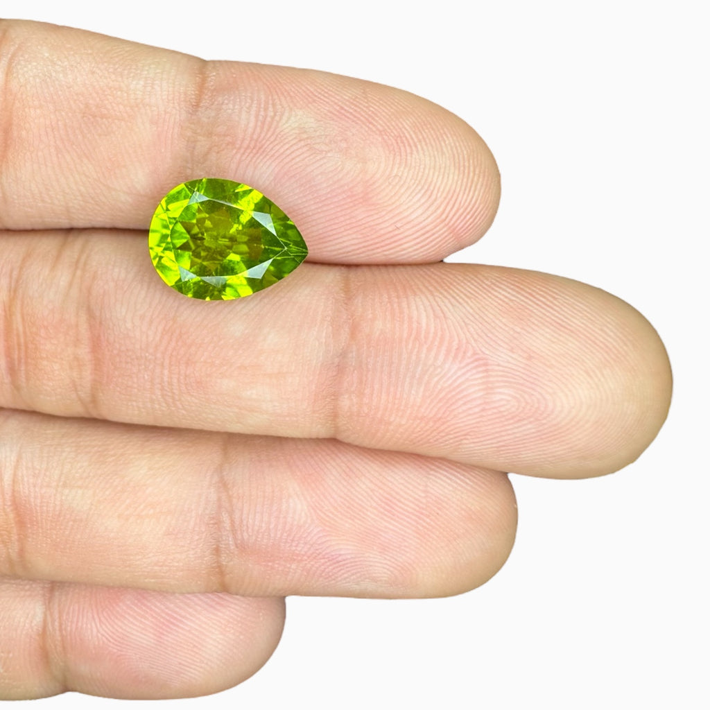 Natural Peridot Pear Stone 5.04 Carats 13.3 X 10.3 mm