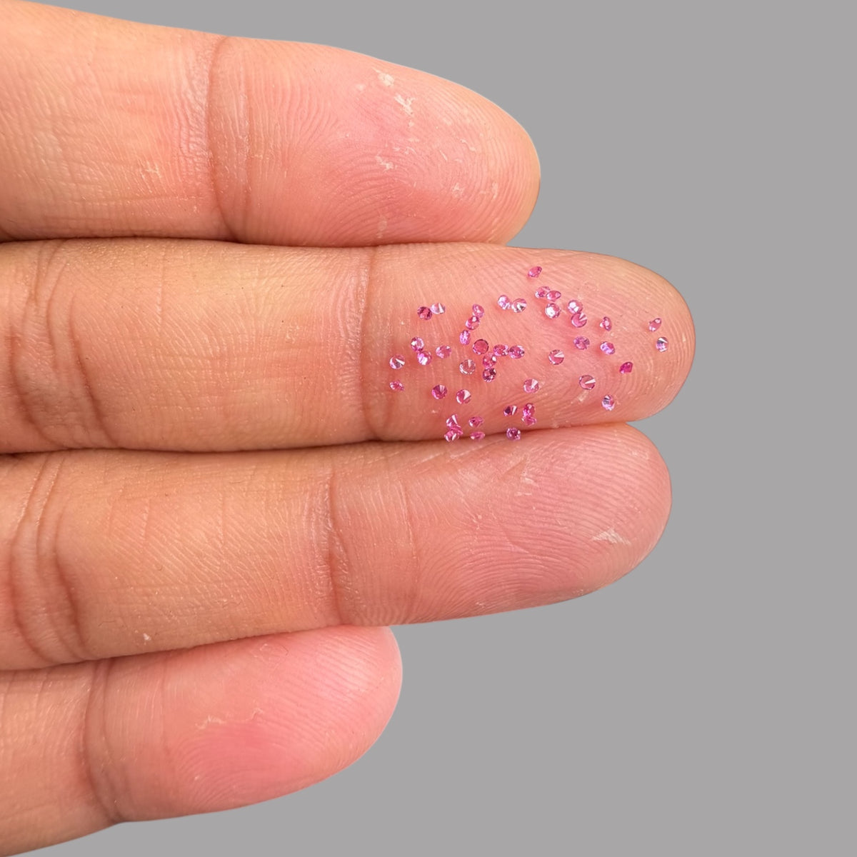 Natural Pink Sapphire Stone From 1.1 mm Size Price Per Carats (Total Carats 25 Carats)