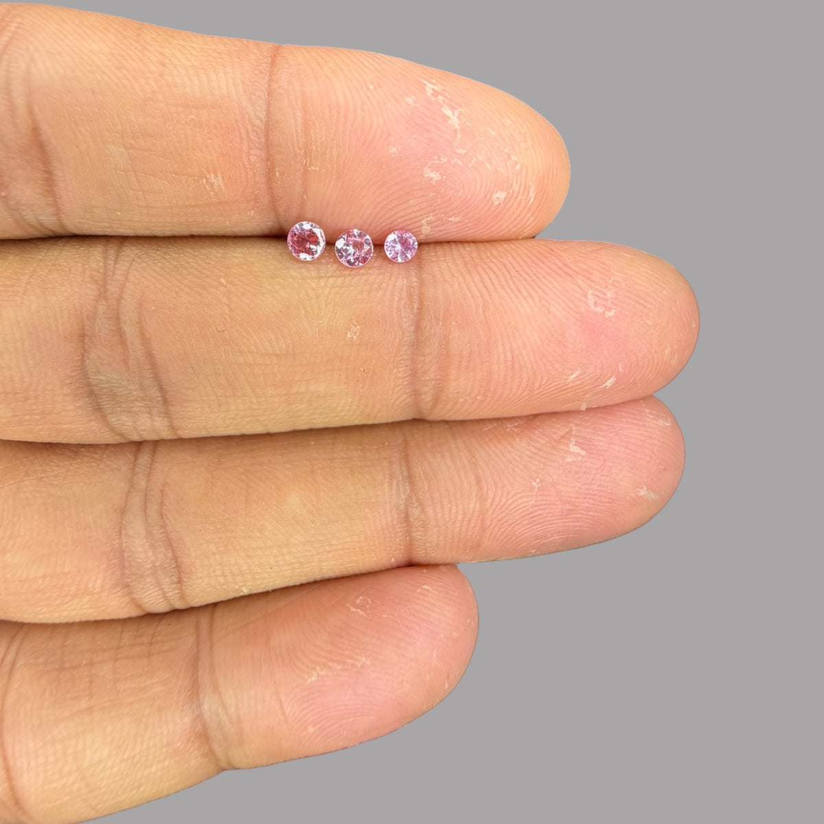 Natural Pink Sapphire Stone From 2-3 mm Size Price Per Carats (Total 90 Carats)
