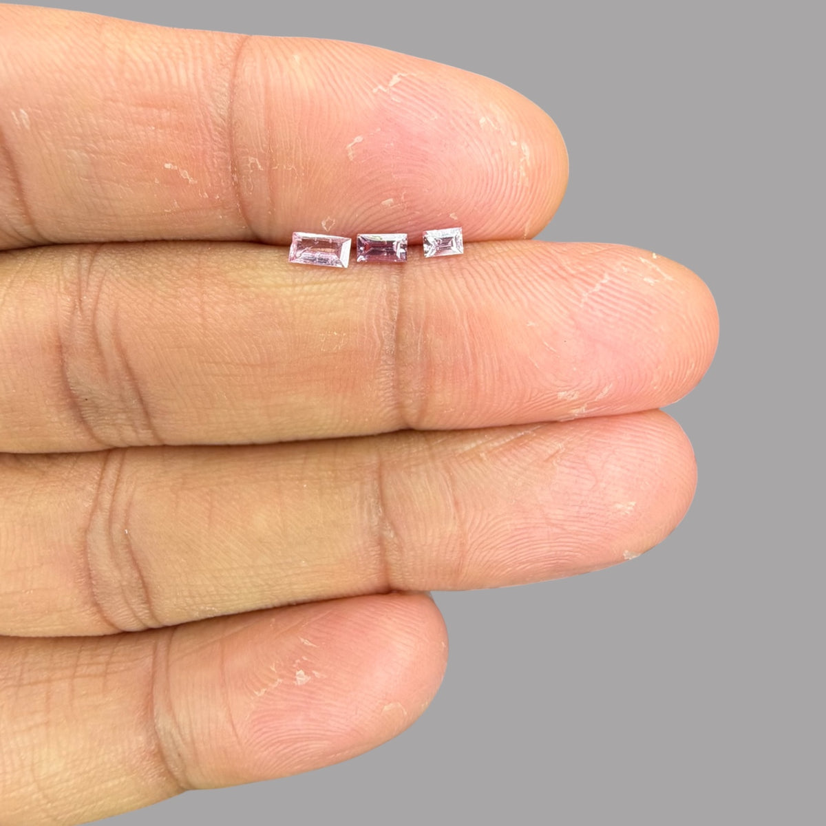 Natural Pink Sapphire Stone From 3-4 mm Size Price Per Carats (Total 30 Carats)