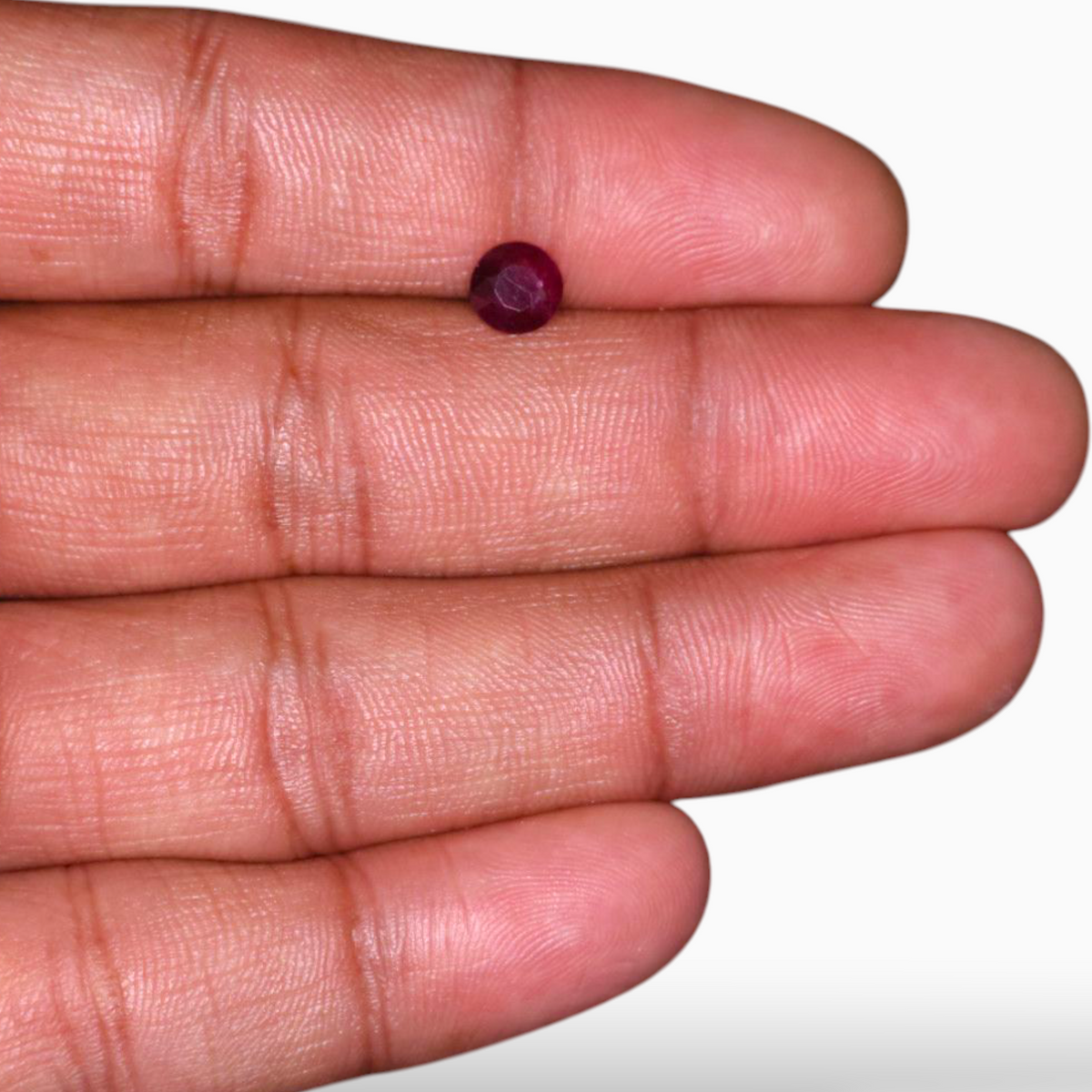 Natural Ruby For Sale In Round Shape 1.26 Carats 6.2mm Size