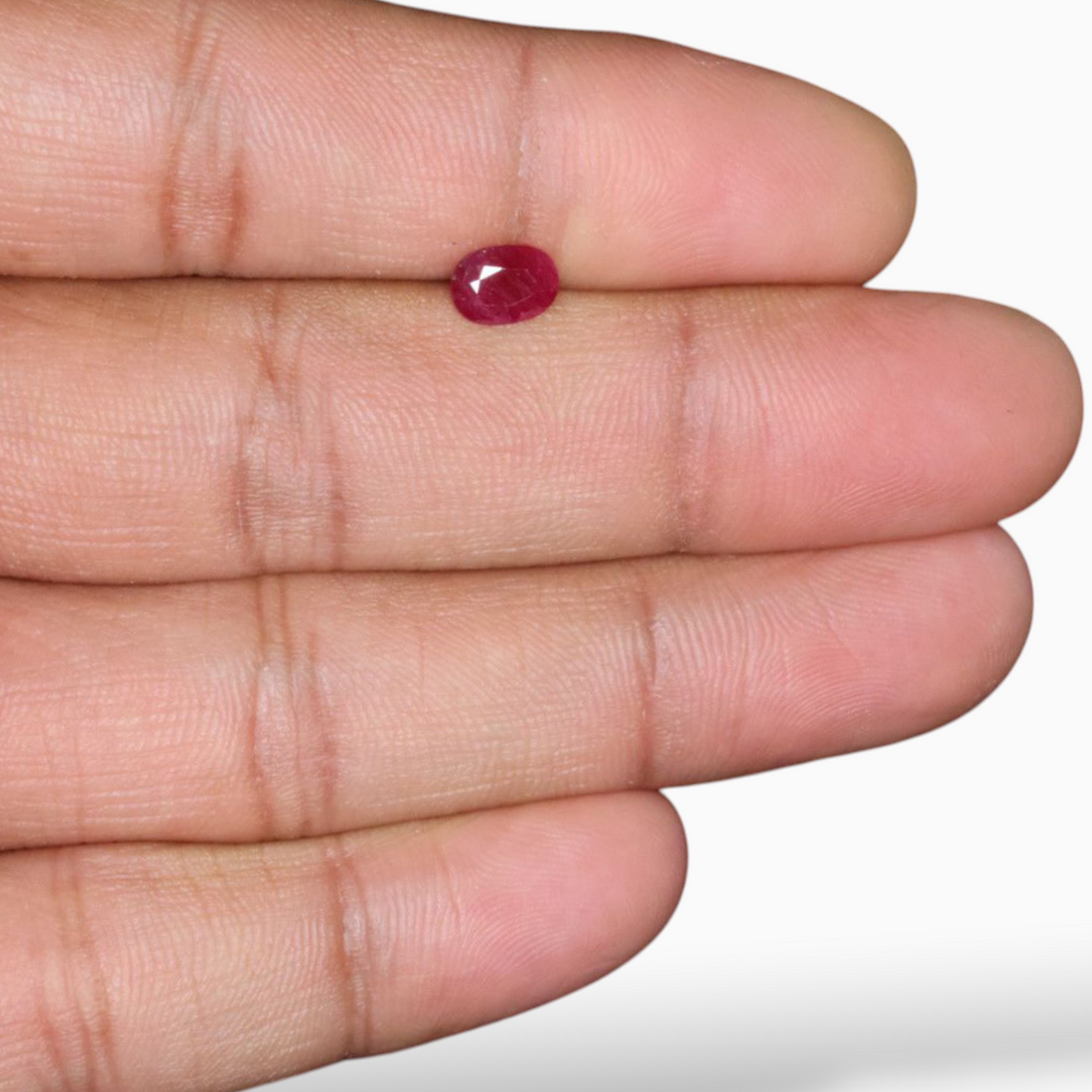 Natural Ruby Gemstone In Oval Shape 0.87 Carats 7x5mm Size