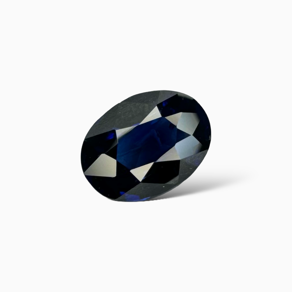 Natural Sapphire Stone 2.08 ct 9.09 × 6.79 x 4.01 mm Oval Dark Blue Sri Lanka