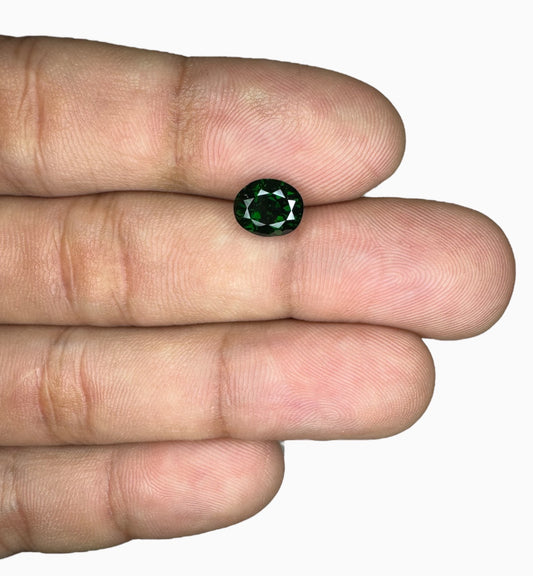 Natural Tsavorite Garnet Stone 1.85 Carats , 7.98 x 6.58 x 4.40 mm Certified