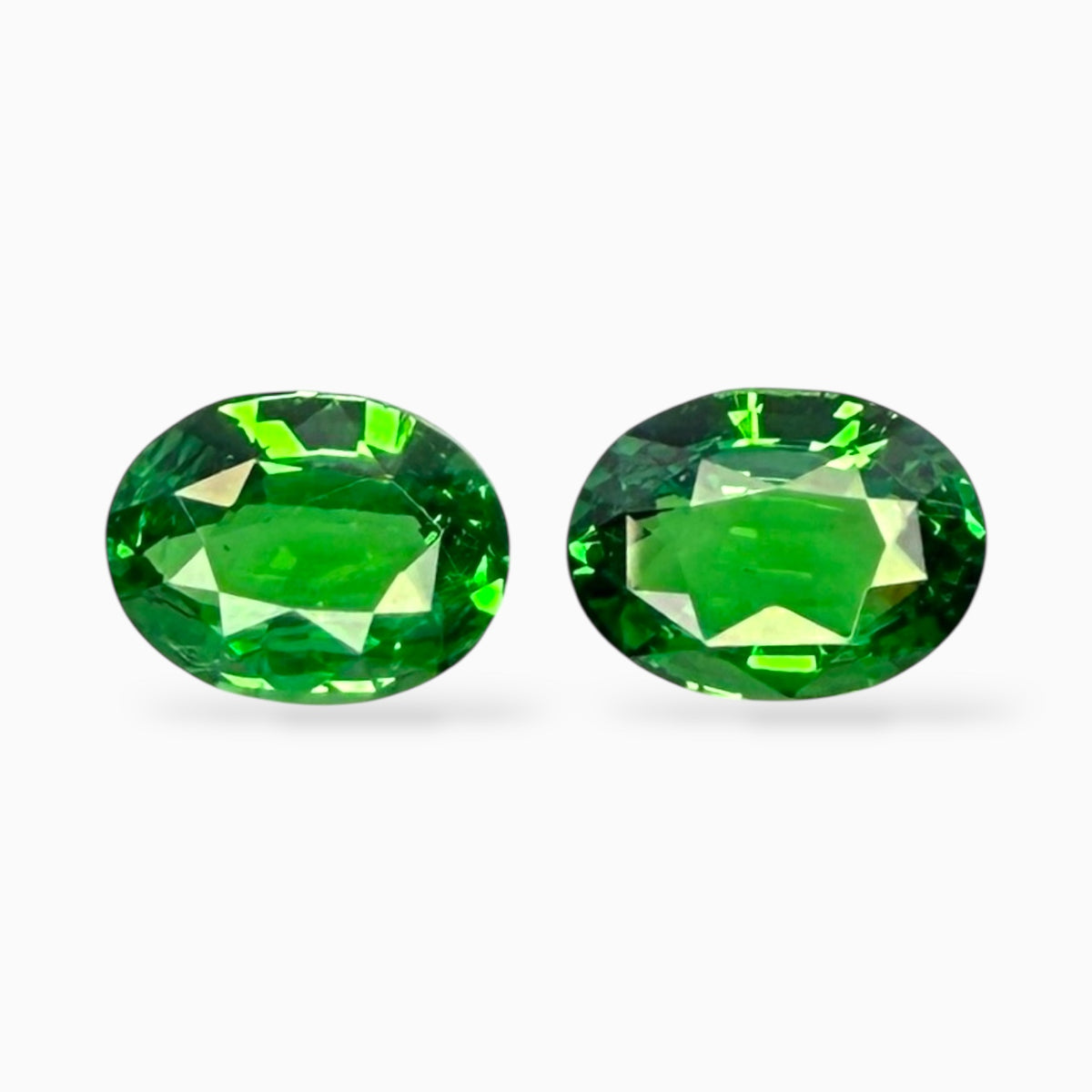 Natural Tsavorite Pair 4.01 Carats Oval Cut 8.5x6.5 mm Certified From IDL