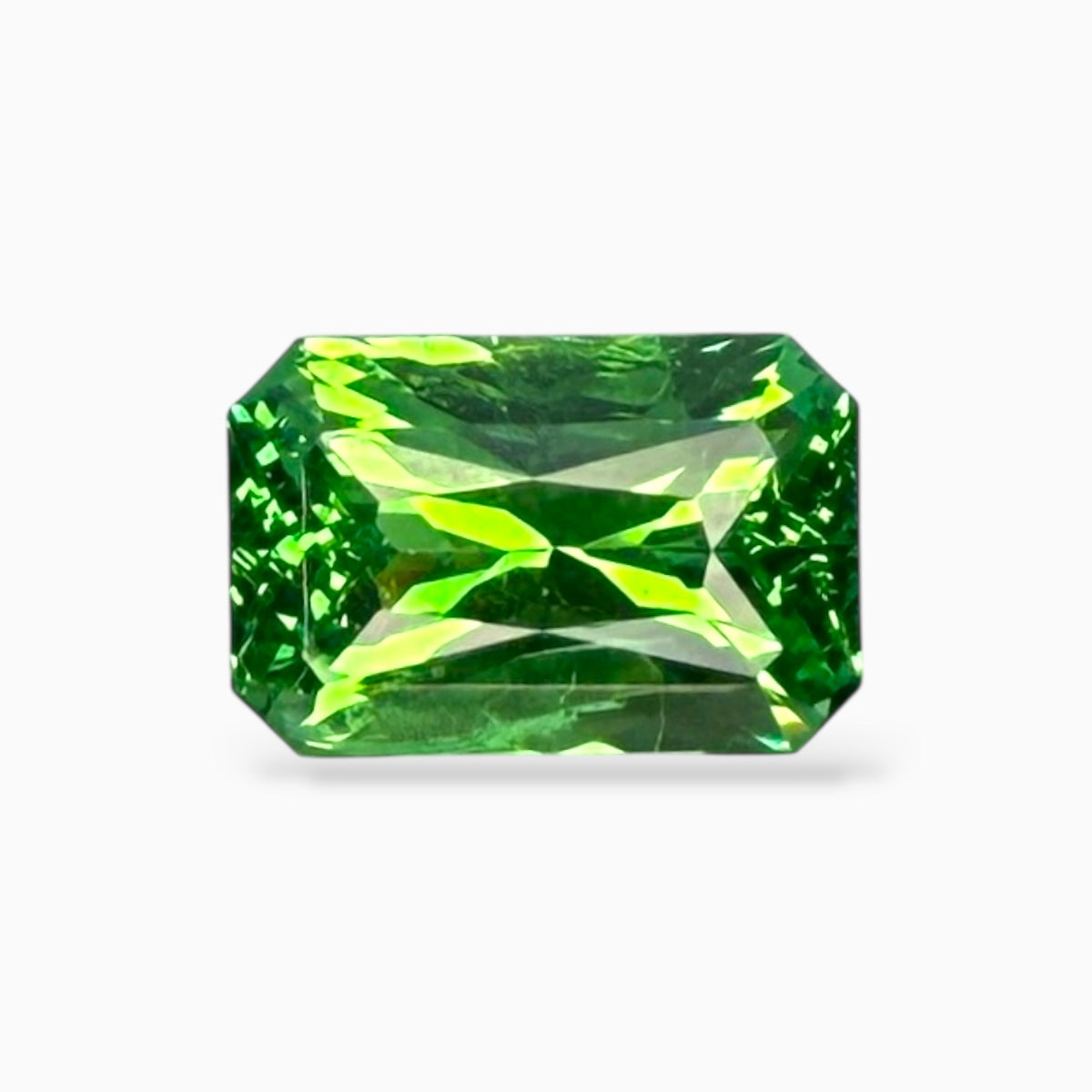 Natural Tsavorite Radiant Cut 2.53 Carats 9.38 x 6.27 x 4.58 mm Certified IDL