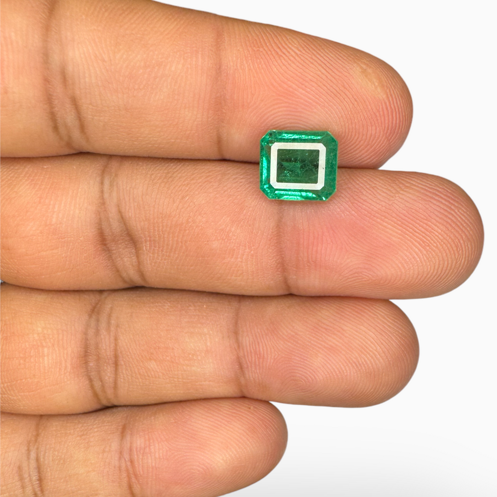 Natural Zambian Emerald Stone 2.90Carats Emerald Cut 8.87 x 7.80 x 4.94 mm Idl Certified