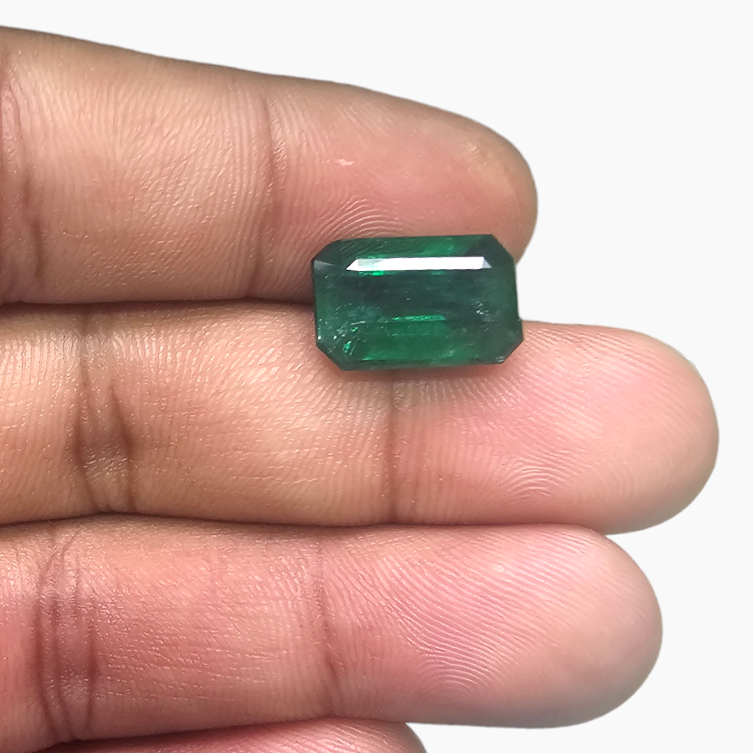 Natural Zambian Emerald Stone 7.02 Carats Emerald Cut ( 14.23x9.5x6.79 mm )
