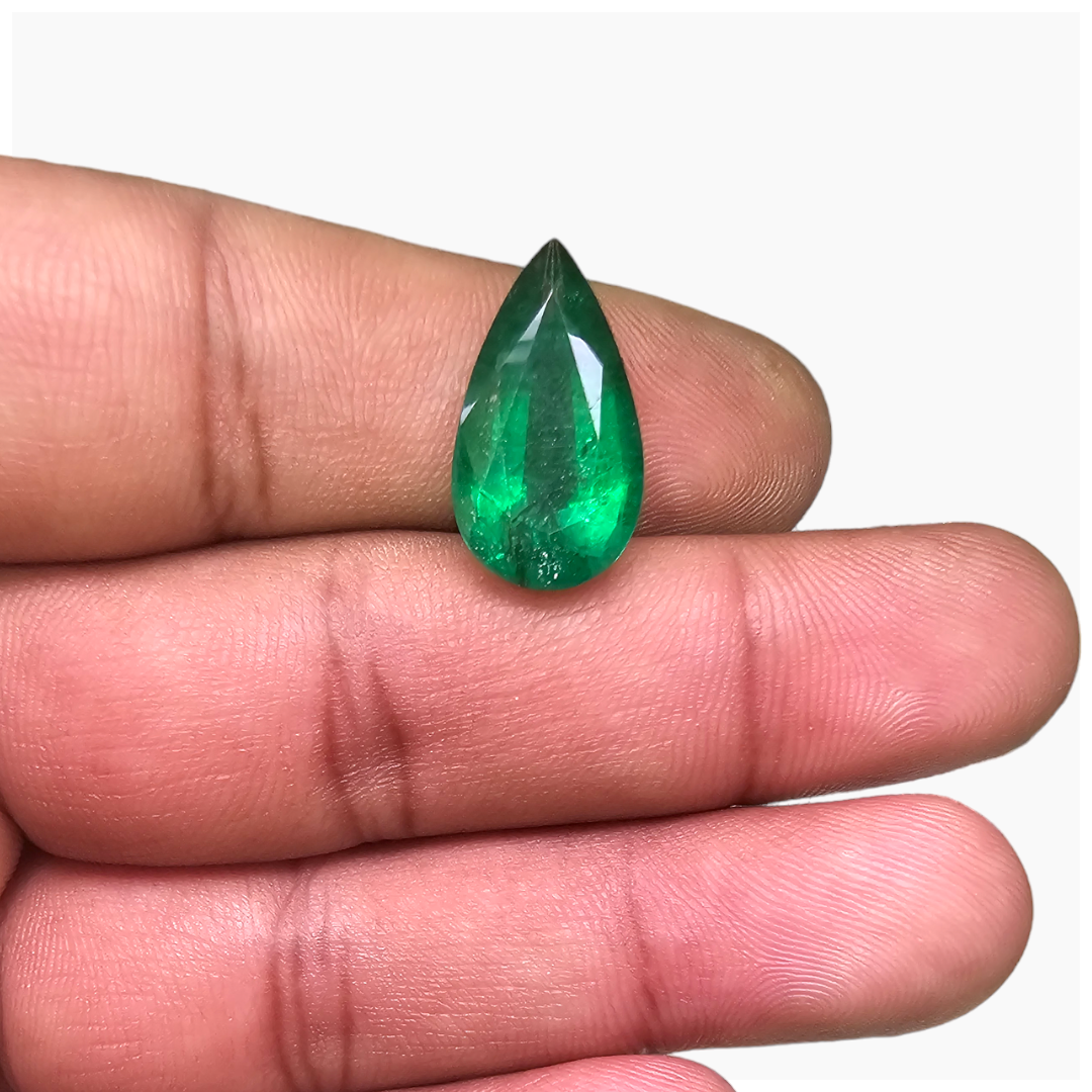 for sale Natural Zambian Emerald Stone 7.12 Carats Pear Cut (19x10.6 mm ) 