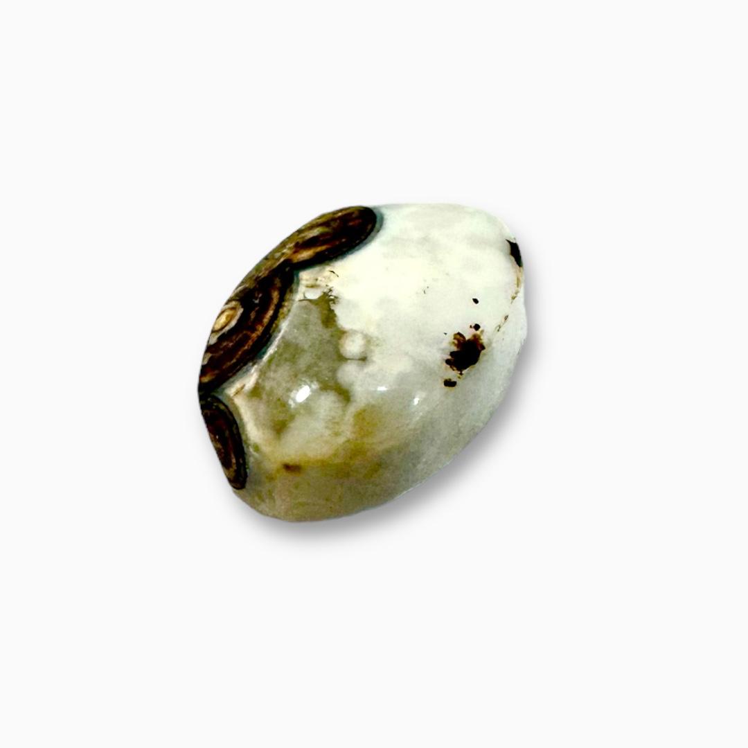 Mexican Crazy Lace Agate for Sale (Aqeeq Stone) 10.12 Carats Oval Cabochon Shape 16X11.50mm