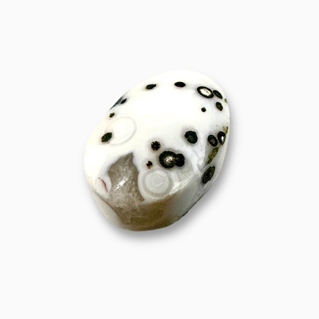Natural Gray Lace Agate (Aqeeq Stone) 14.40 Carats Oval Cabochon 18X12mm