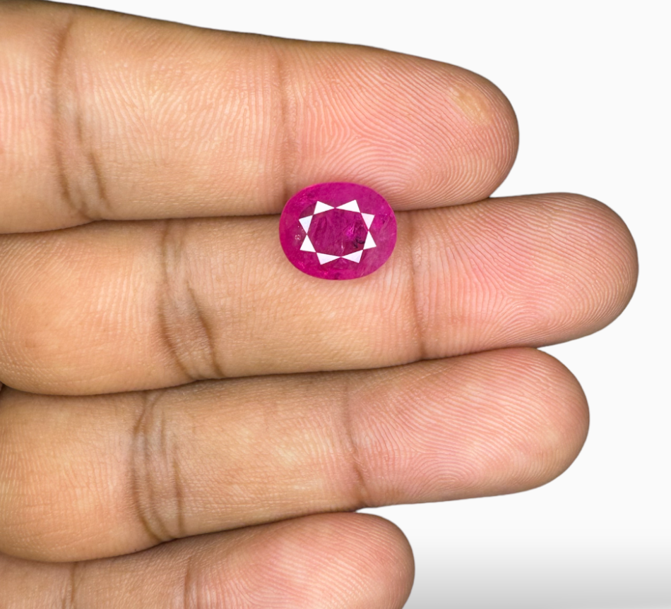 Natural Ruby Oval Cut 3.21 Carats, Mozambique Origin