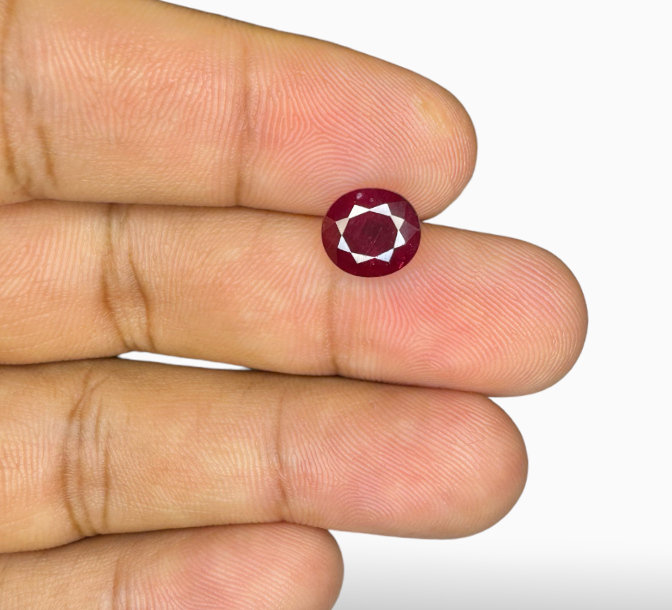 Natural Ruby Oval Cut 3.44 Carats, Mozambique Origin - IGI Certified
