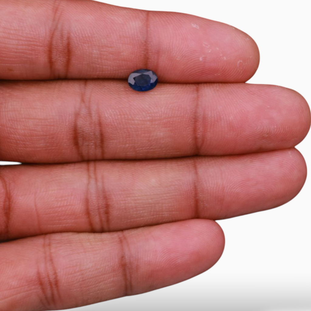 On Sale Blue Sapphire in Oval Shape 1.06 Carats 7x5.2mm Size