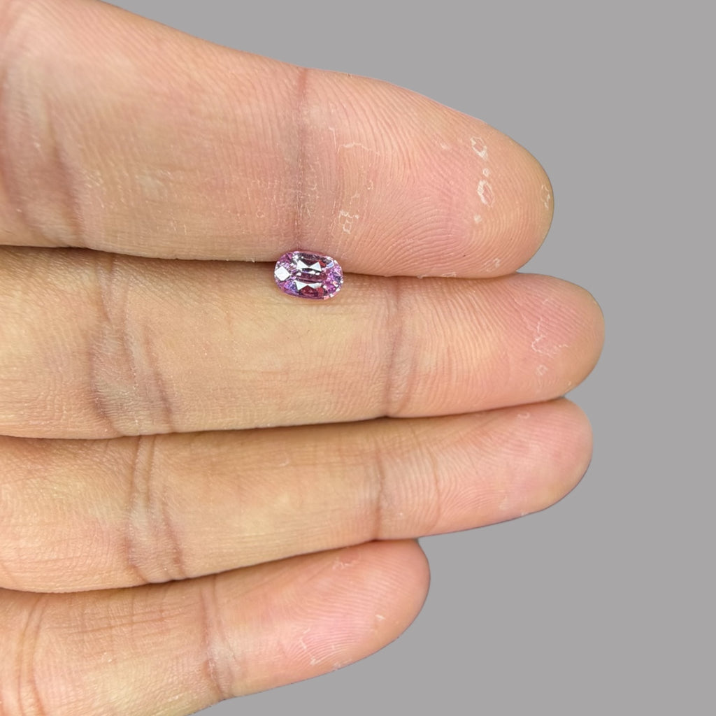 Oval Shape in Natural Pink Sapphire Gemstone 0.64 Carats & 6.2 x 4.2 mm Size