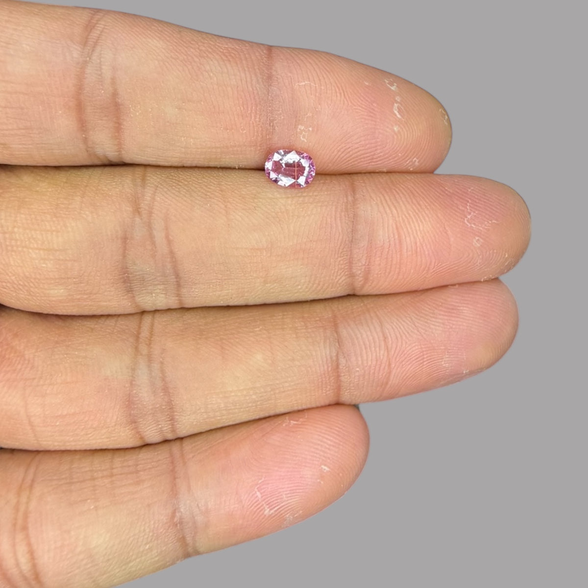 Oval Shape in Natural Pink Sapphire Gemstone 0.66 Carats & 6.2 x 4.76 mm Size