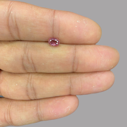 Oval Shape in Natural Pink Sapphire Gemstone 0.67 Carats & 6 x 4.2 mm Size