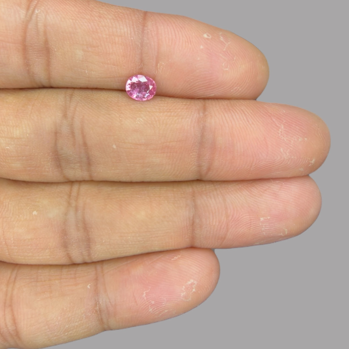 Oval Shape in Natural Pink Sapphire Gemstone 0.70 Carats & 6 x 4.8 mm Size