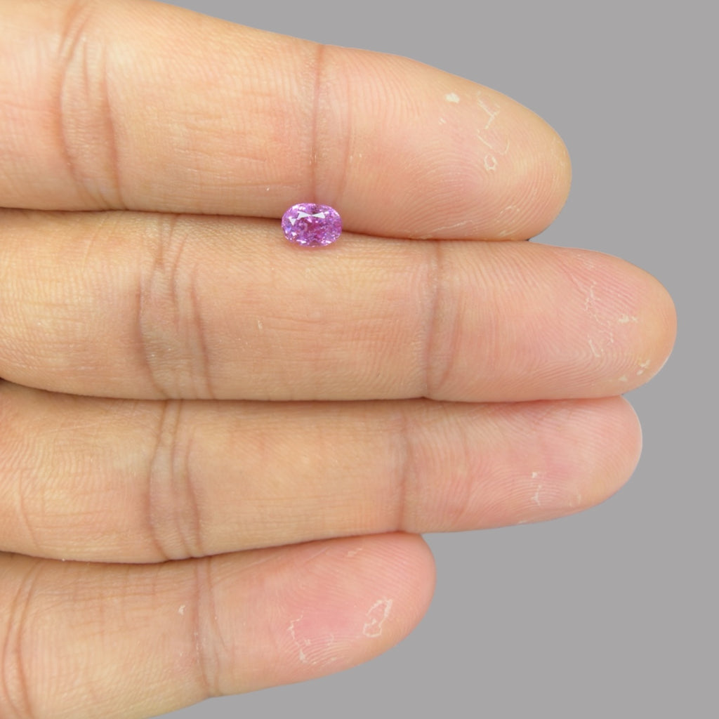 Oval Shape in Natural Pink Sapphire Gemstone 0.71 Carats & 5.7 x 4 mm Size