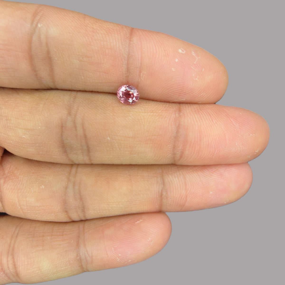 Oval Shape in Natural Pink Sapphire Gemstone 0.74 Carats & 5.5 x 4.7 mm Size
