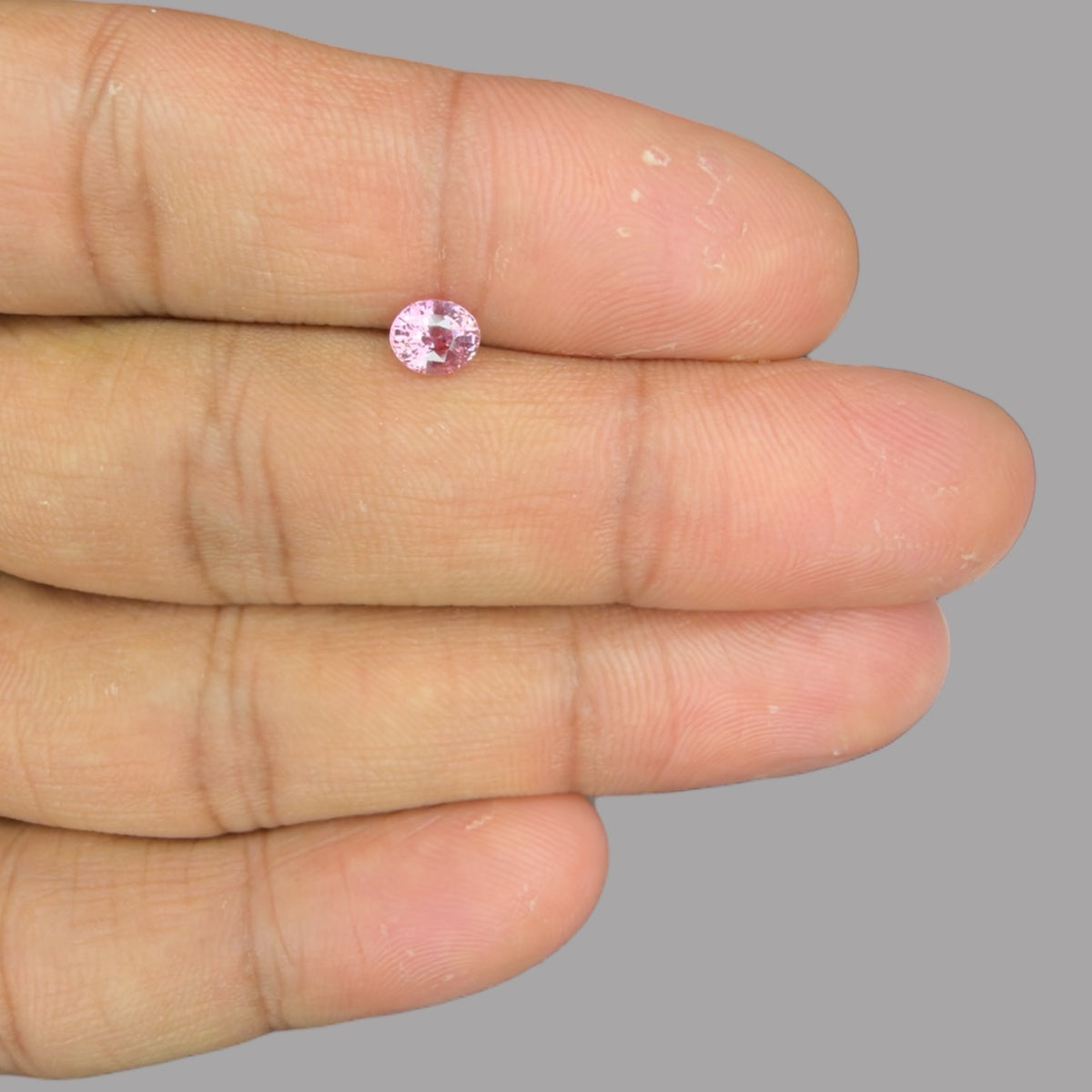 Oval Shape in Natural Pink Sapphire Gemstone 0.77 Carats & 5.6 x 4.7 mm Size