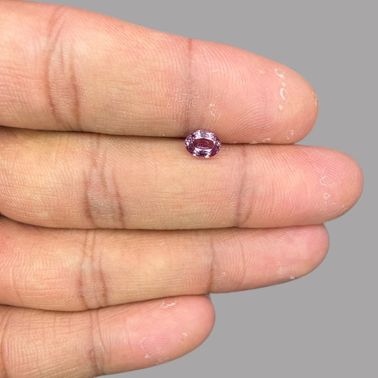 Oval Shape in Natural Pink Sapphire Gemstone 0.80 Carats & 6.4 x 4.7 mm Size