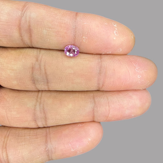 Oval Shape in Natural Pink Sapphire Gemstone 0.81 Carats & 6.1 x 4.8 mm Size