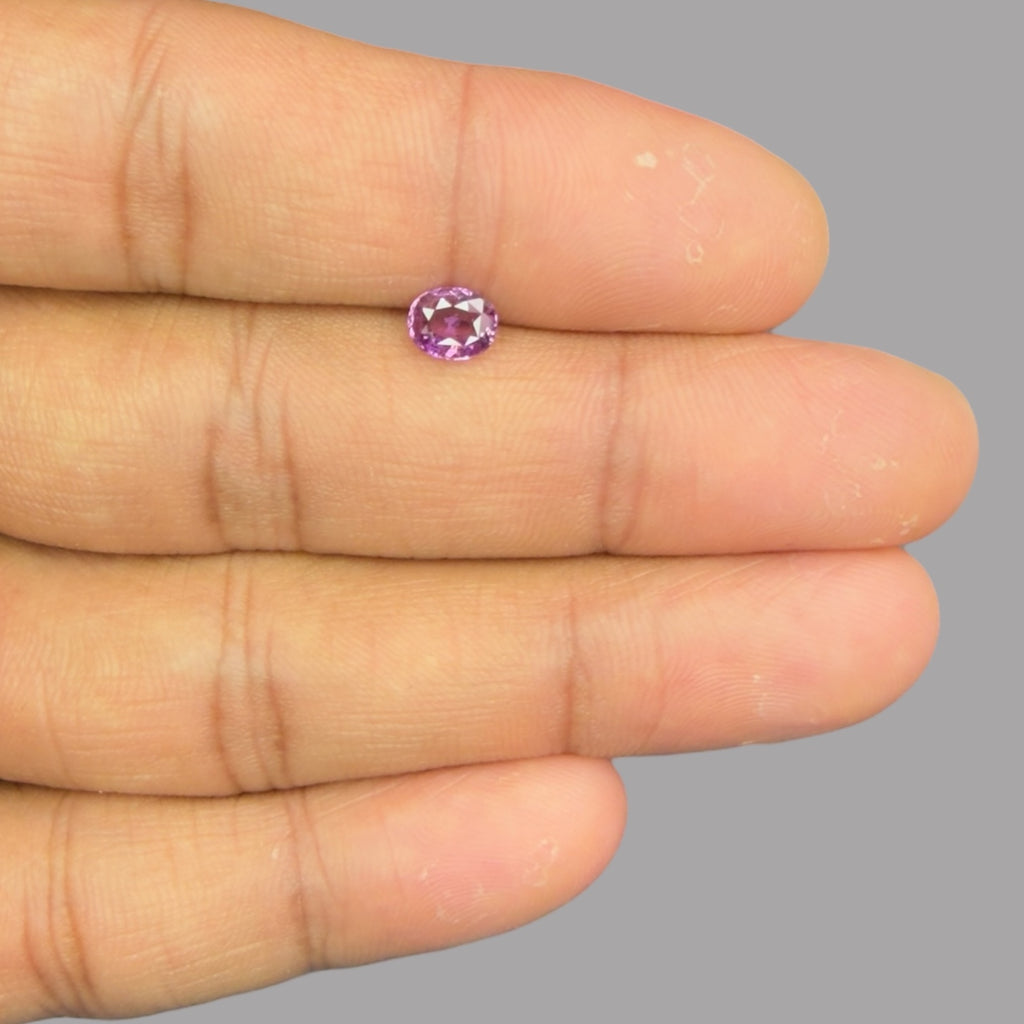Oval Shape in Natural Pink Sapphire Gemstone 0.81 Carats & 6.1 x 4.9 mm Size