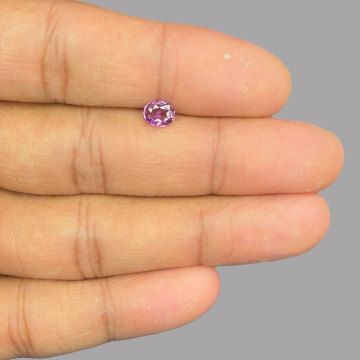 Oval Shape in Natural Pink Sapphire Gemstone 0.81 Carats & 6.1 x 4.9 mm Size
