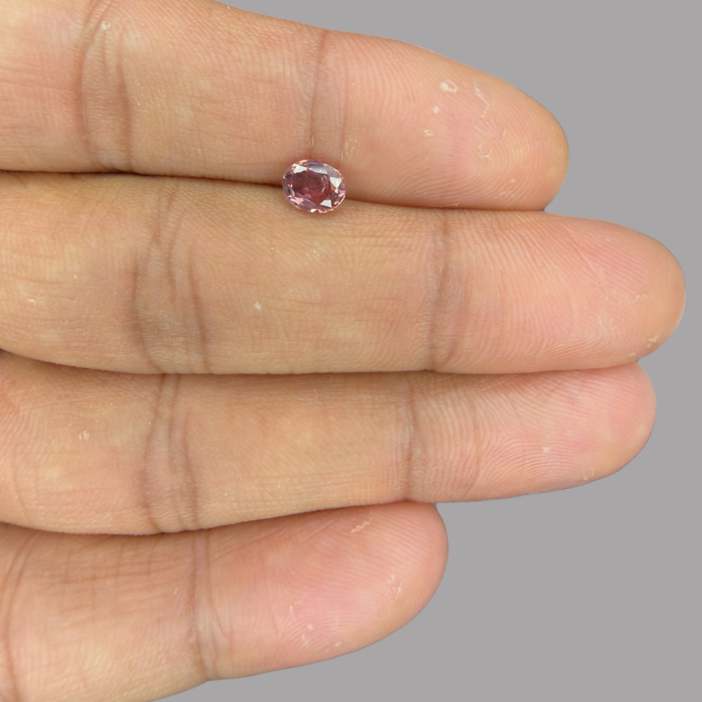 Oval Shape in Natural Pink Sapphire Gemstone 0.82 Carats & 6.1 x 4.9 mm Size