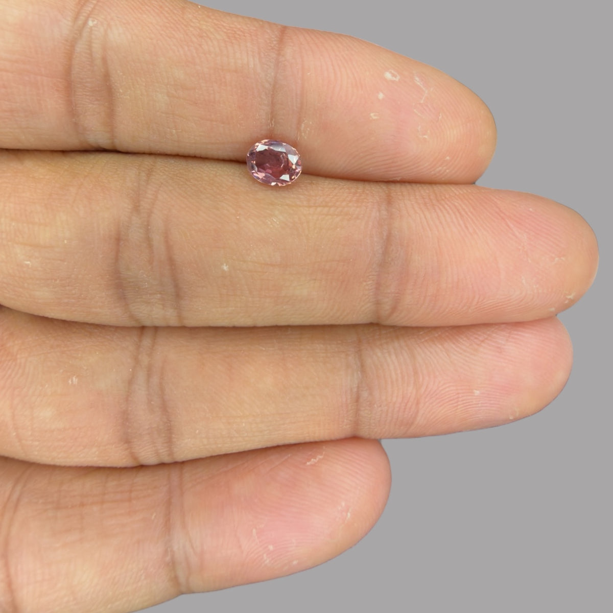 Oval Shape in Natural Pink Sapphire Gemstone 0.82 Carats & 6.1 x 4.9 mm Size